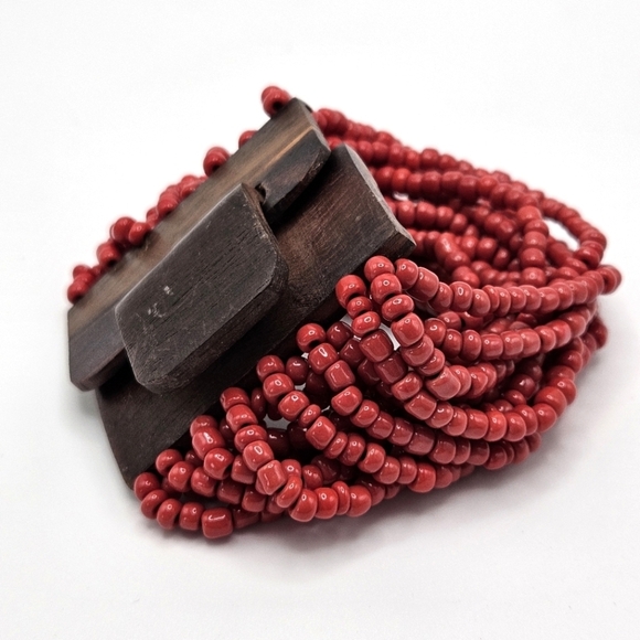 VINTAGE Wooden Toggle Clasp Red Glass Seed Bead Multi-Strand Beaded Bracelet - Picture 3 of 4
